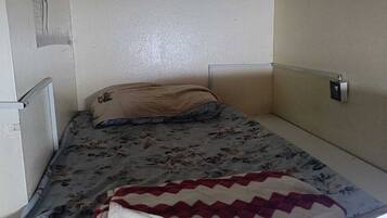Basic Cabin | WiFi (free), bed sheets