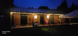 Exterior - 1-bedroom cabin, steps to Bull Lake & Halfway House restaurant & bar (Troy)