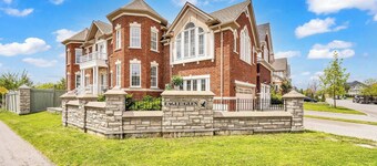 4 Tvs, King Bed, Across Recreational Park, Tennis Court, Near Commercial Shops!