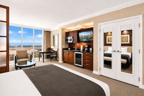 Desk, iron/ironing board, travel cot, WiFi - On LV Strip + Resort Access / Signature MGM (Las Vegas)