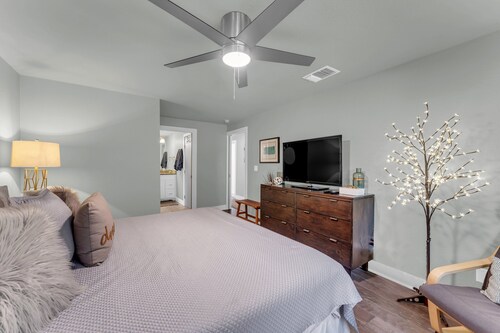 Villa Shoals - Lakeside on LBJ - Boat Dock w/Slip - Firepit - Kayak - Modern Interior
