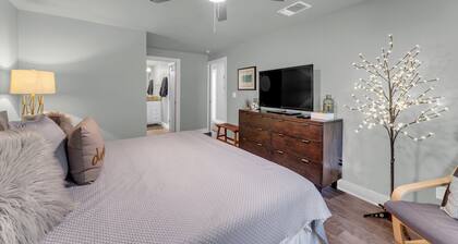Villa Shoals - Lakeside on LBJ - Boat Dock w/Slip - Firepit - Kayak - Modern Interior