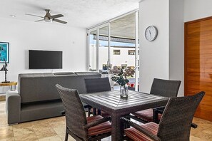 Dining - Ocean View 1 BR Amapas- Walk to Romantic Zone (Puerto Vallarta)