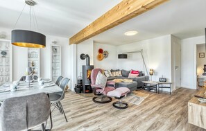 Smart TV, fireplace - Awesome apartment in Butjadingen OT TosensT (Butjadingen OT TosensT)