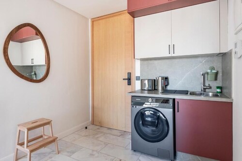 Charming Apartment 42