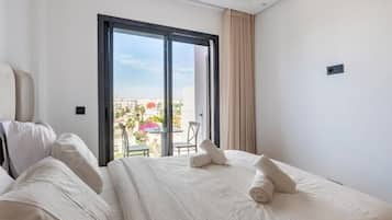 Cortinas opacas, tabla de planchar con plancha, wifi gratis