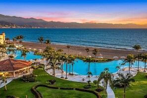 Pool - Beachfront-2 BR Plus 2 BR-Apartment Shared Balcony (Puerto Vallarta)