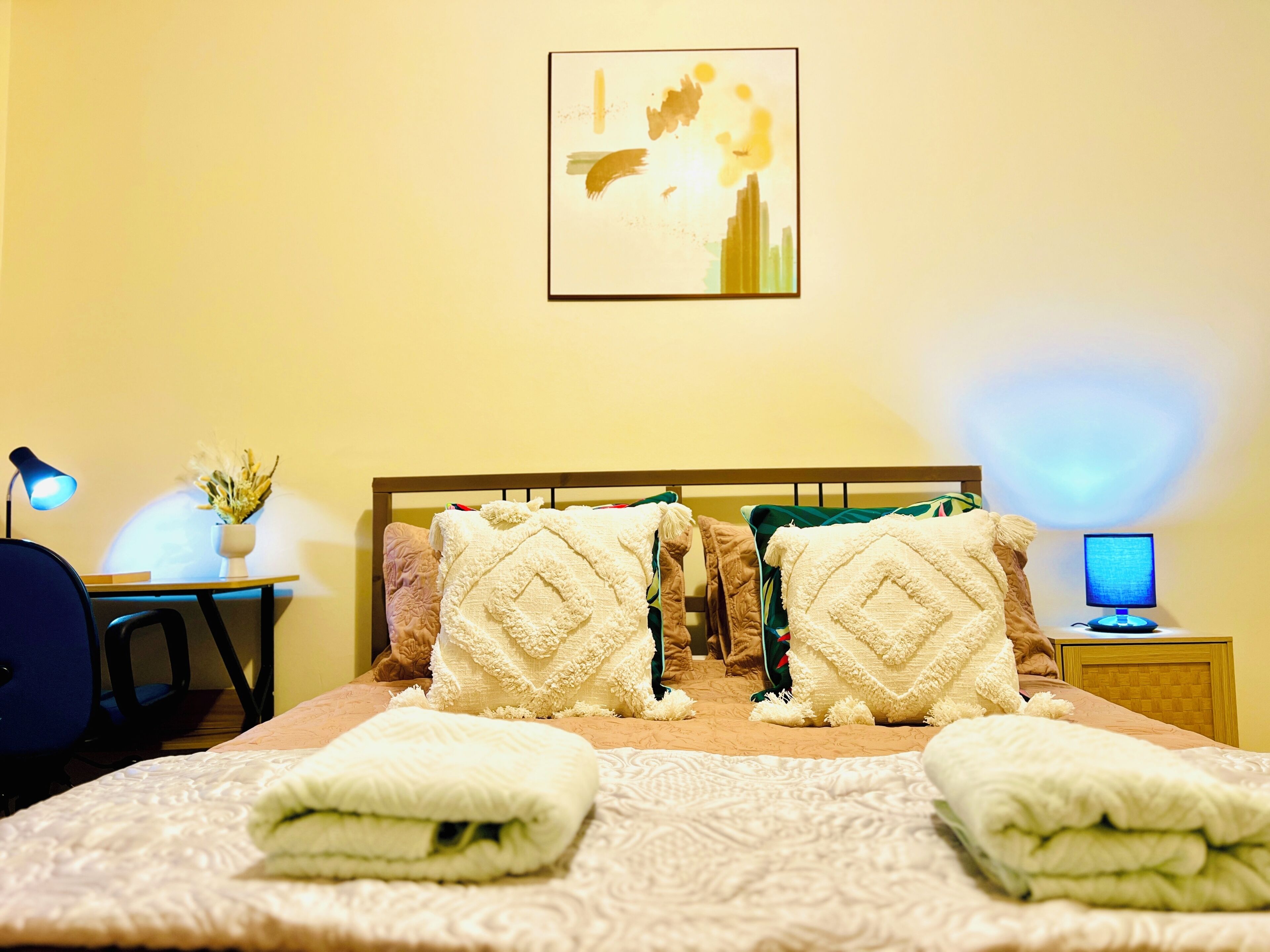 Iron/ironing board, WiFi, bed sheets