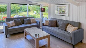 Living area - Awesome home in Jægerspris with WiFi (Jægerspris)