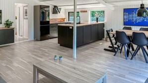 Private kitchen - Awesome home in Jægerspris with WiFi (Jægerspris)