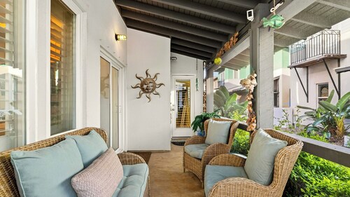 Chasing Sunshine by Avantstay Shared Pool + Gazebo + Covered Patio Walk to the Beach