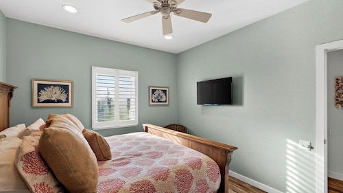 Chasing Sunshine by Avantstay Shared Pool + Gazebo + Covered Patio Walk to the Beach