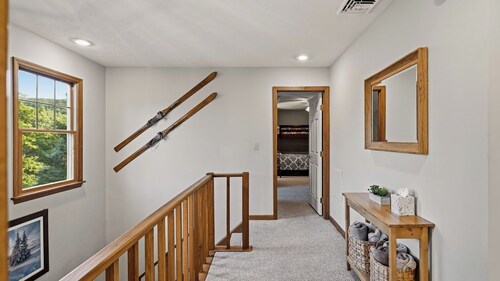 Aspen Hollow by Avantstay Group-friendly Stay + Deck Dining + BBQ Near Ski + Waterparks