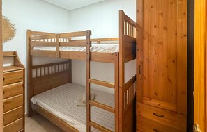 Bed - Beautiful apartment in Guardamar del Segura with WiFi (Guardamar del Segura)