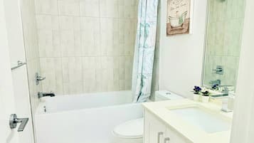 House, 2 Bedrooms, Fireplace | Bathroom