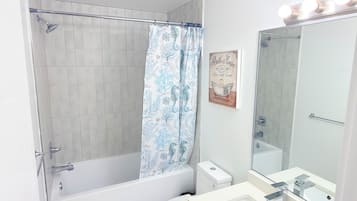 House, 2 Bedrooms, Fireplace | Bathroom