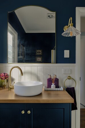 Bathroom - The Butcher's Cottage | New Barossa Valley Stay (Williamstown)