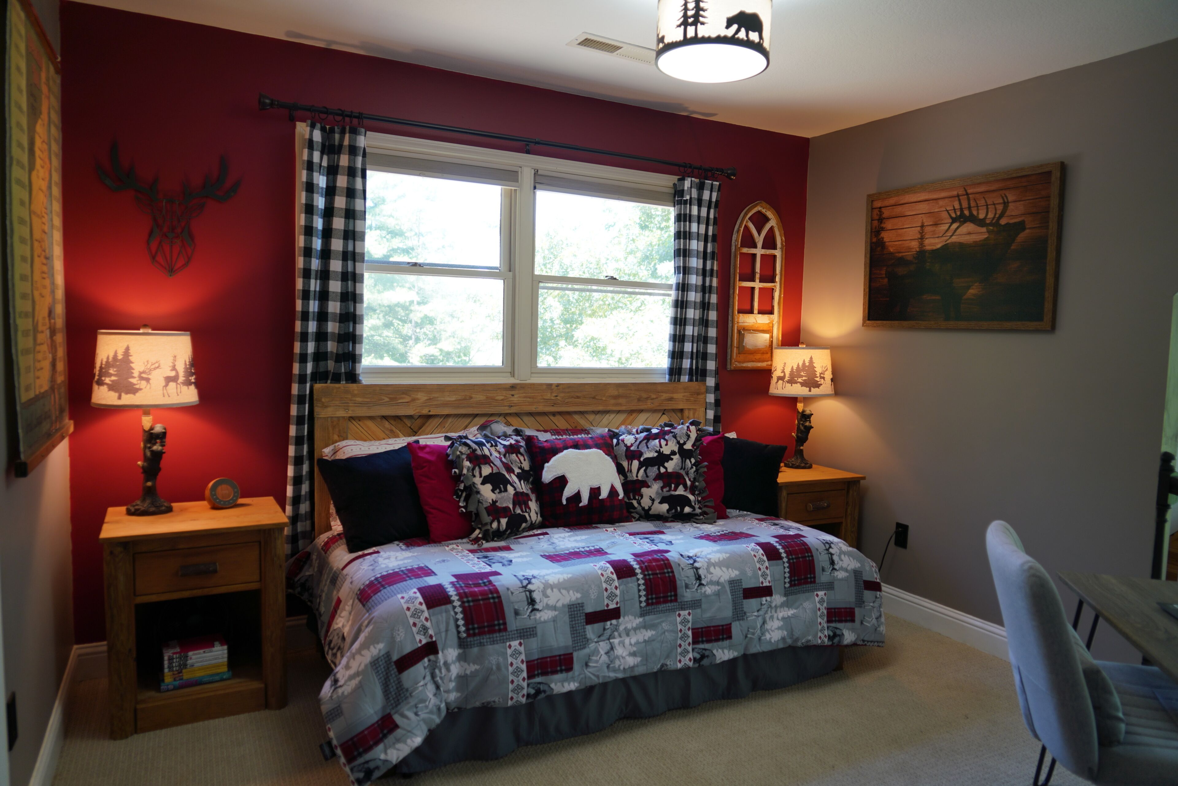 3 bedrooms, desk, iron/ironing board, WiFi (free)