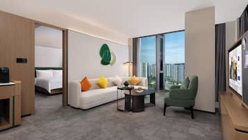 Luxury Suite, City View | Interior