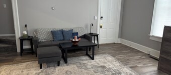     Historic Downtown Apartment Near Cedar River Trail