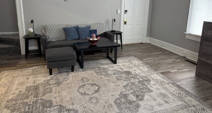 Historic Downtown Apartment Near Cedar River Trail
