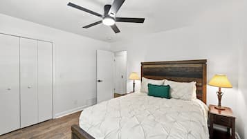Iron/ironing board, WiFi (free), bed sheets