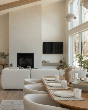 Dining - Luxury Chalet with Spa in Tremblant (Lac-Supérieur)