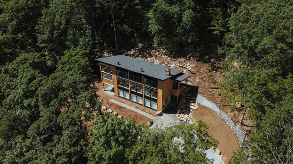 Exterior - Luxury Chalet with Spa in Tremblant (Lac-Supérieur)