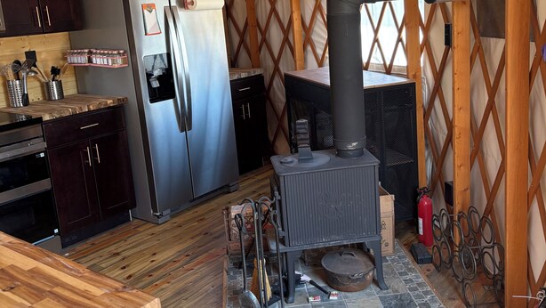 Private kitchen - Modern Luxury Yurt Fully Furnished Prime Location (Castle Rock)