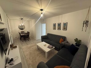 Living area - Cosy City Apartment in Central London (London)
