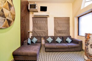 Living area - Collection O Lake Mall Kalighat (Kolkata)