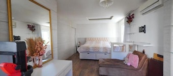 Fully furnished apartment near Florianópolis, pets allowed.