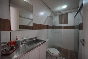 Bathroom - Fully furnished apartment near Florianópolis, pets allowed. (São José)