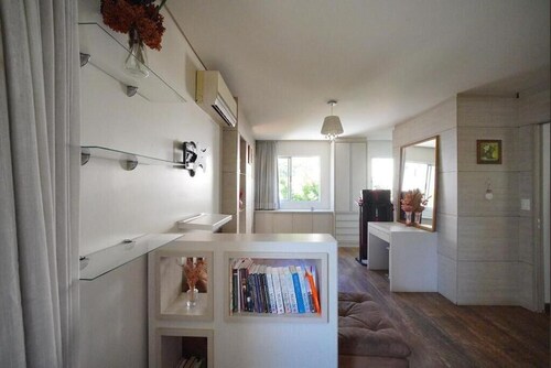 Fully furnished apartment near Florianópolis, pets allowed.