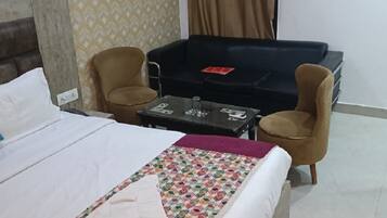 Double Room | Desk, free WiFi