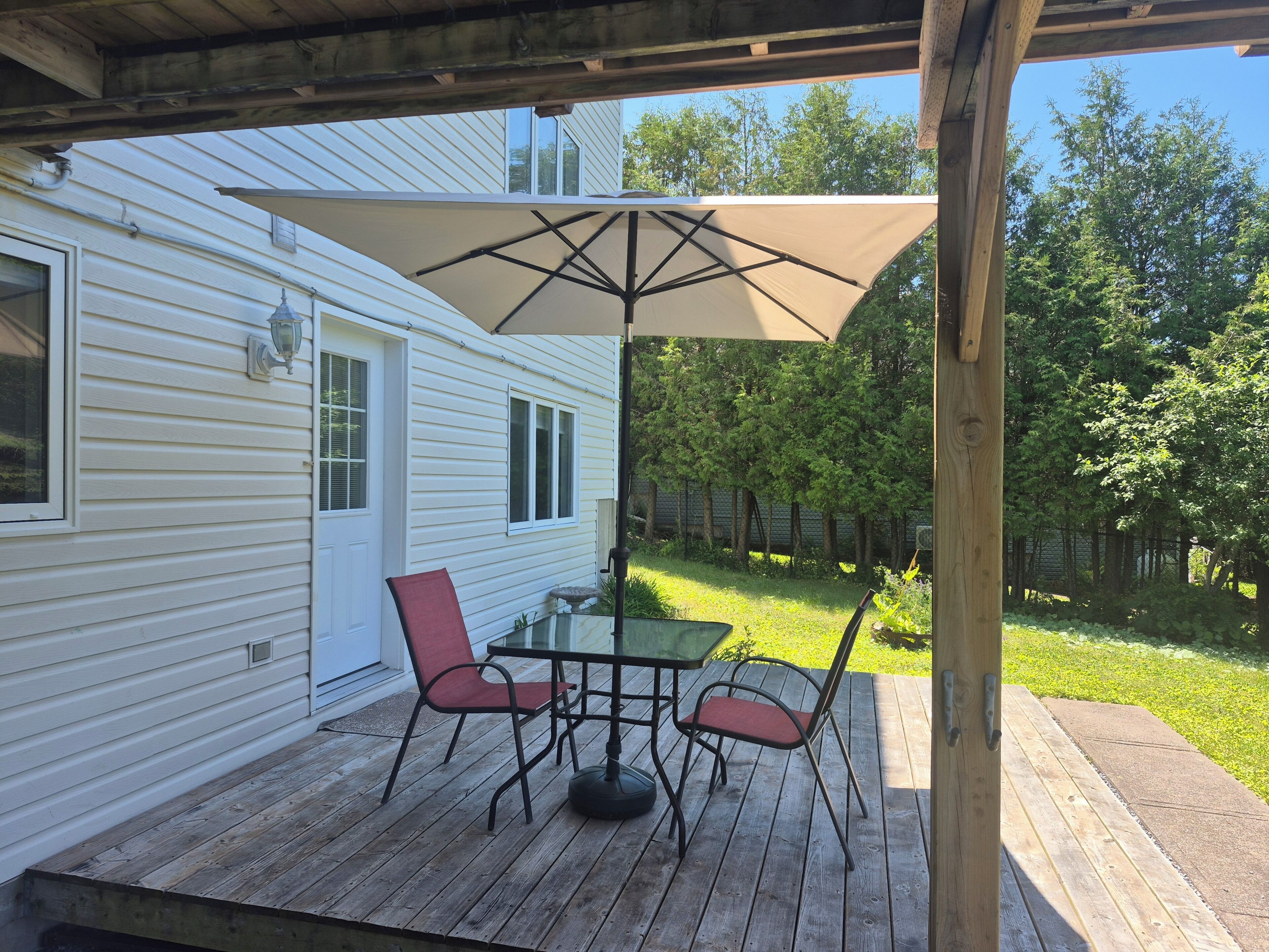 Outdoor dining