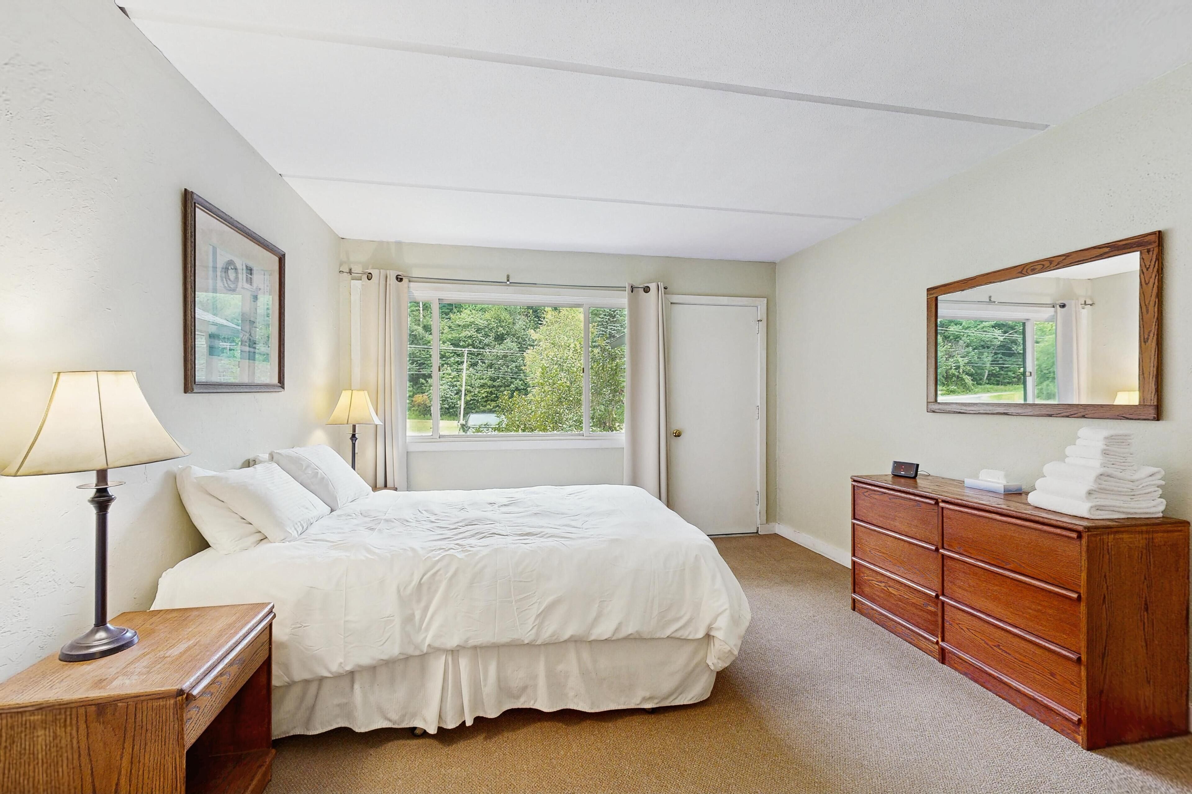 1 bedroom, iron/ironing board, WiFi (free), bed sheets