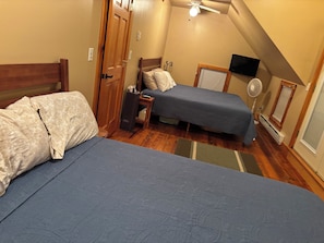 3 bedrooms, desk, iron/ironing board, travel crib