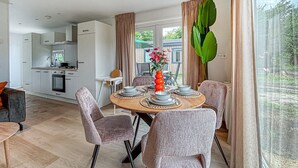 Dining - Beautiful home in Oude Pekela with sauna (Oude Pekela)
