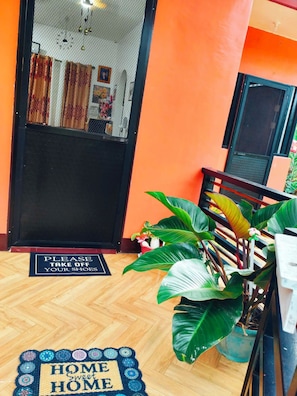 Lobby - Romantic Nature Retreat, Unique & Cozy Tiny Home (Rizal)