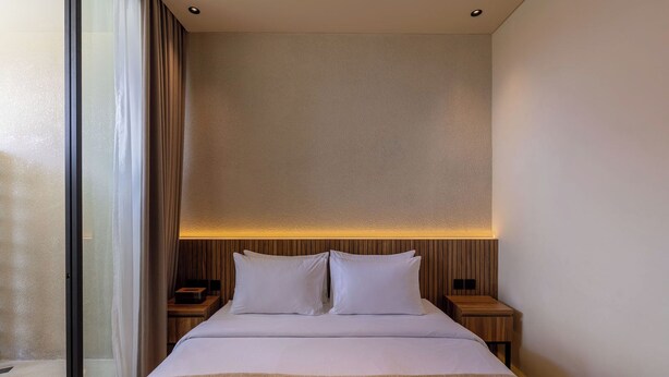 Ảnh chưa phân loại, 1 trong số 36 ảnh, nút