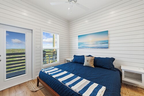 New! Front row!Beachfront! Private Pool