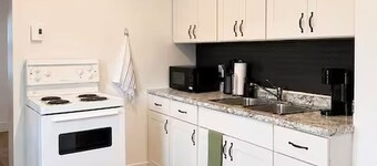 Harbour Suite, Modern Stay Near NFLD ferry