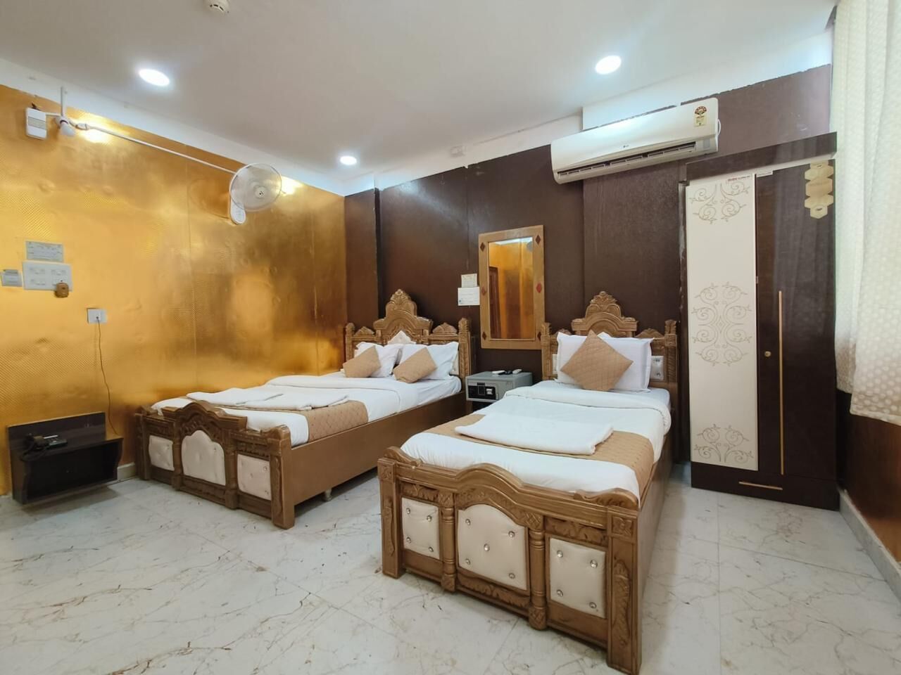 Classic Double Room, Garden View | Desk, free WiFi