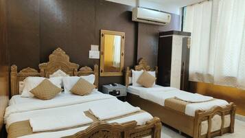 Kamar Double Klasik, pemandangan kebun | Meja kerja dan Wi-Fi gratis