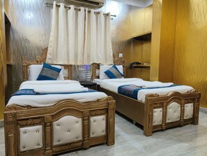 Classic Double Room, Garden View | Desk, WiFi (free) - Shree Sai Recidency (Shirdi)