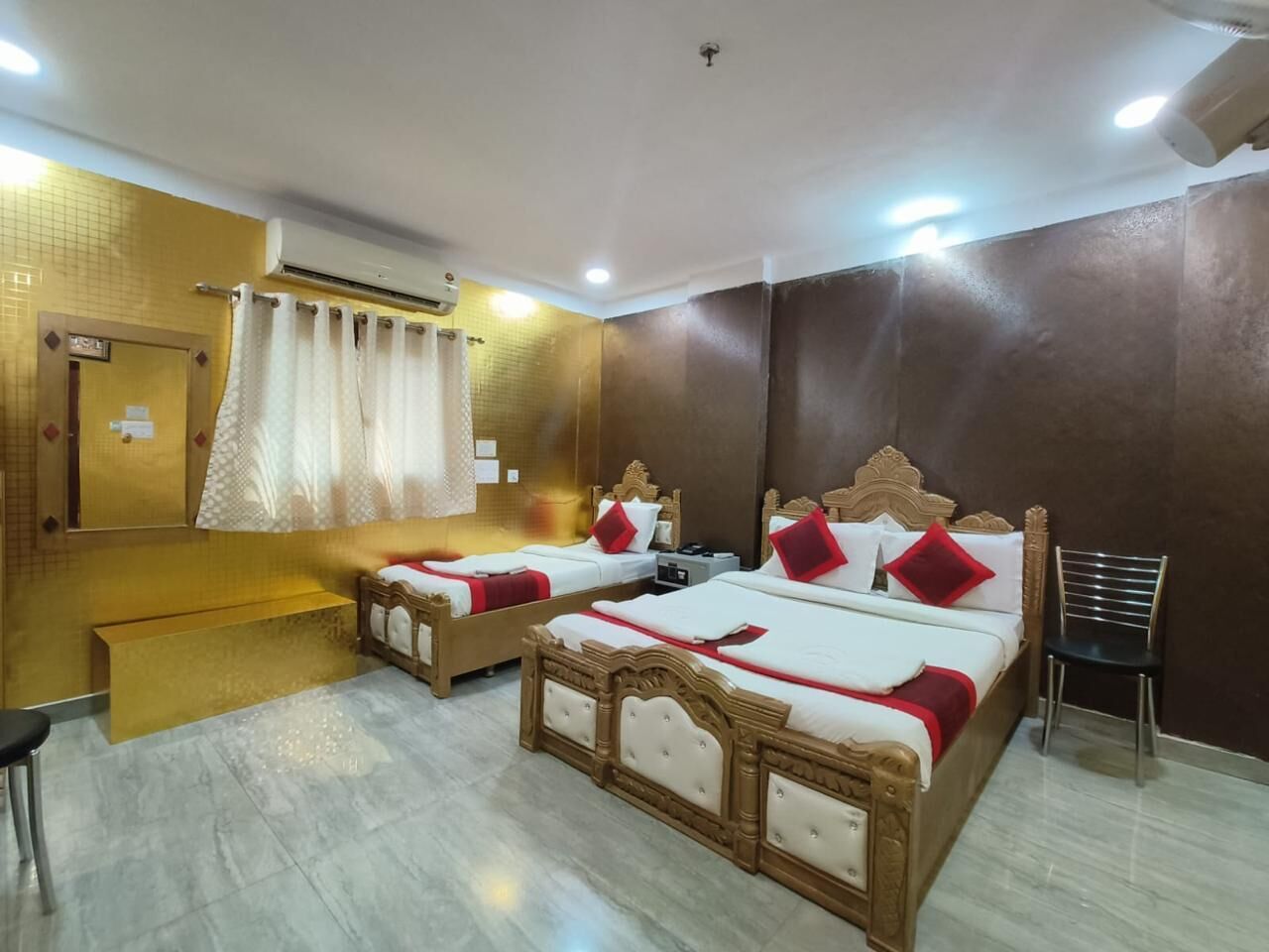 Classic Double Room, Garden View | Desk, free WiFi