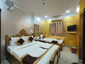 Classic Double Room, Garden View | Desk, WiFi (free) - Shree Sai Recidency (Shirdi)