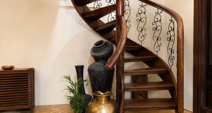 Vintage 4BHK Duplex Villa