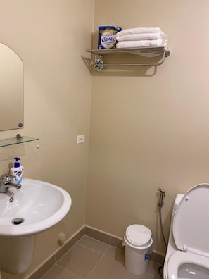 Bathroom - Modern Cozy Condo | Stunning Pool View | Prime City Location (Iloilo)